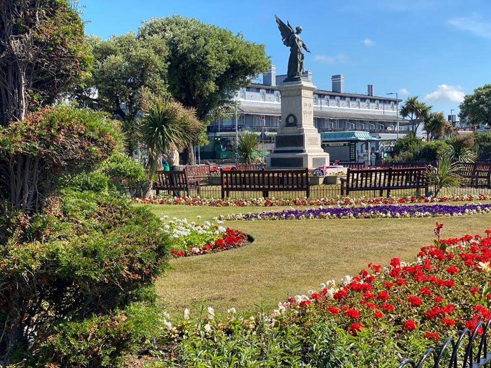The Royal Hotel - Clacton On Sea المظهر الخارجي الصورة