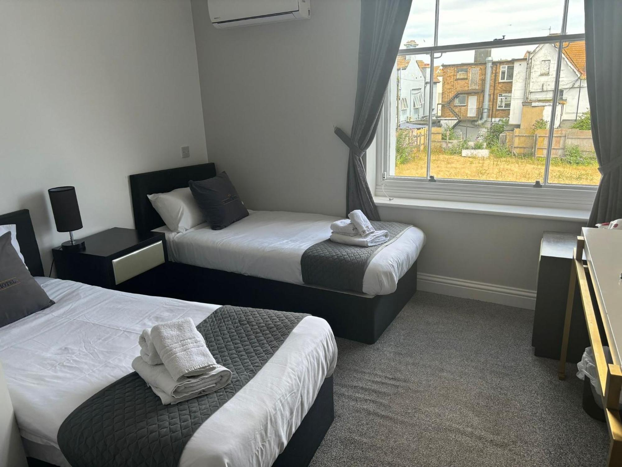 The Royal Hotel - Clacton On Sea المظهر الخارجي الصورة